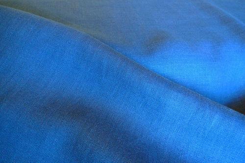 blå linne tvättad