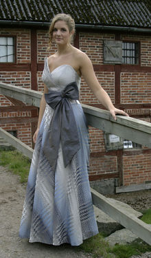duvblå balklänning